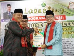 Bupati Eka Putra Dianugerahi Penghargaan