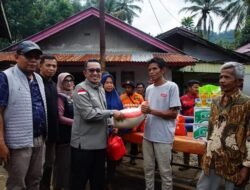 Bupati Eka Putra Serahkan Bantuan