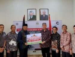 WAKO SOLOK SERAHKAN SUMBANGAN KEMANUSIAN MASYARAKAT UNTUK PALESTINA