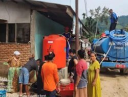 Pemkab Dharmasraya Bantu Salurkan Air Bersih Pasca Banjir Pesisir Selatan