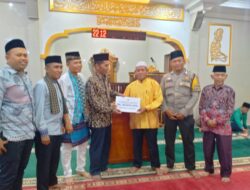 Pemda Limapuluh Kota Beri Bantuan Rp.20′-Juta ke Masjid Toyyibah