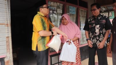 Pj Wako Payakumbuh Jasman Dt.Bdr.Bendang Serahkan Bantuan Paket Ramadhan Baznas