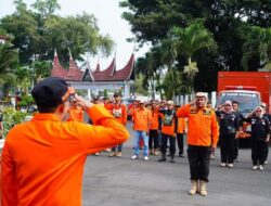 Bupati Eka Putra Lepas Relawan Bencana