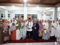 Bupati Eka Putra Serahkan Bantuan Untuk Masjid & Balai-Balai Adat