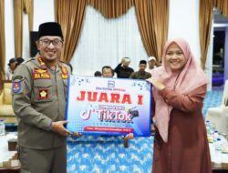 Bupati Serahkan Hadiah Pemenang Konten Tiktok
