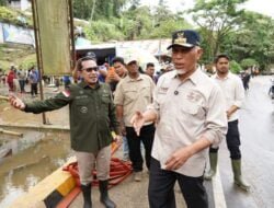 Tinjau Dampak Banjir Lahar Dingin Erupsi Marapi