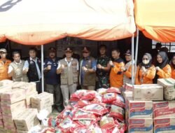 Pemko Pekanbaru Salurkan Bantuan Sembako Korban Banjir Bandang