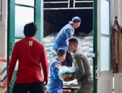 1.255 Paket Sembako Gebu Minang Disalurkan ke Posko-Posko