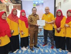 IKTDP Serahkan Bantuan Korban Bencana Tanah Datar