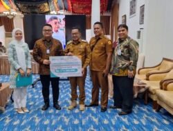 BSI Serahkan Bantuan Korban Banjir Bandang Tanah Datar