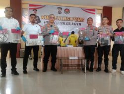 KAPOLRES SOLOK KOTA GELAR PERS RELEASE PENGUNGKAPAN KASUS PENCURIAN DENGAN KEKERASAN