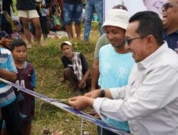BUPATI BUKA LOMBA LAYANG-LAYANG