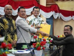 AST 1 PEMKAB SOLOK HADIRI PARIPURNA PANDANGAN UMUM FRAKSI LKPJ APBD 2023