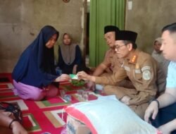 Bupati Safaruddin Serahkan Bantuan Untuk Korban