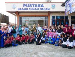 BUNDA LITERASI KABUPATEN SOLOK EMIKO RESMIKAN PERPUSTAKAAN