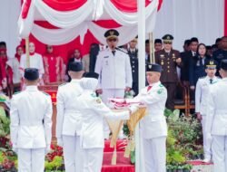 BUPATI SOLOK EPYARDI ASDA : HAYATI DAN RESAPI PERJUANGAN PARA PAHLAWAN