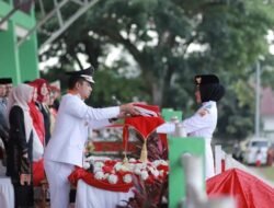 WAWAKO SOLOK IRUP PENURUNAN BENDERA HUT RI KE 79