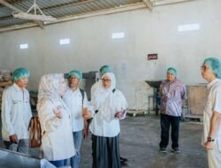 IKM PANGAN BAWANG GORENG DKUKMPP DAN DEKRANASDA KABUPATEN SOLOK STUDY TIRU KE KAB KUNINGAN