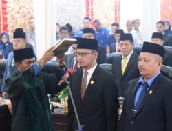 DPRD KABUPATEN SOLOK GELAR PARIPURNA PENGUCAPAN SUMPAH DAN JANJI PIMPINA DPRD