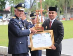 WAWAKO SOLOK TERIMA PENGHARGAAN WTN DARI GUBERNUR SUMBAR