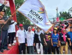 PERINGATI WORLD WALKING DAY, WAKO SOLOK LEPAS PESERTA JALAN SEHAT