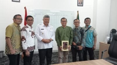 TINGKATKAN PRESTASI SEPAKBOLA DI KOTA SOLOK, WAKO KUNJUNGI PSSI PUSAT.