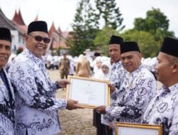 PEMKAB SOLOK PERINGATI HUT PGRI KE 79