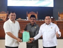 Bupati Berikan Tanggapan Positif Terhadap Pandangan Umum Fraksi