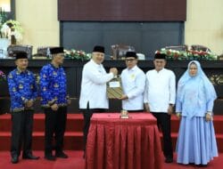 WAKO SOLOK DAN DPRD TANDATANGANI PERSETUJUAN BERSAMA RANPERDA TAHUN 2025