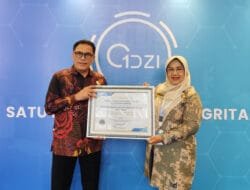 KOTA SOLOK RAIH PENGHARGAAN ZONA INTEGRITAS WBK DARI KEMENPAN RB