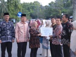 OMBUDSMAN RI BERIKAN PENGHARGAAN PADA DINAS PENDIDIKAN KOTA SOLOK
