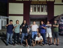DUA ORANG DIDUGA PELAKU RUDAL PAKSA DIGELANDANG SATRESKRIM KE MAPOLRESTA SOLOK.