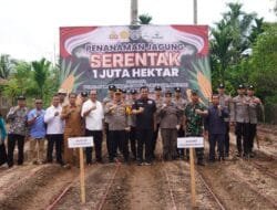 Sutan Riska Berpartisipasi Dalam Penanaman Satu Juta Ha Jagung Bersama Forkopimda