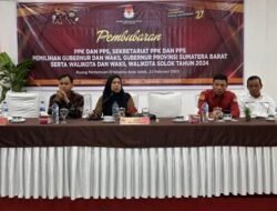 KPU KOTA SOLOK BUBARKAN BADAN ADHOC