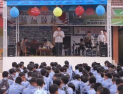 WAKO SOLOK BERIKAN MOTIVASI PADA SISWA SMPN 5