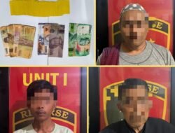 Tiga Orang Bermain Judi Kartu Ceki di Tangkap