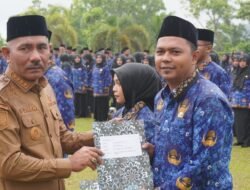 Demi ASN Bupati H. Safni Serahkan SK PPPK dan CPNS Formasi 2024
