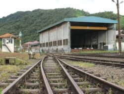 Pemko Tertibkan Bangunan Liar Jalur Rel Stasiun–Kacang Kayu