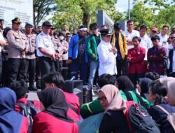 Suasana Hangat Mewarnai Rasa Kekeluargaan di Batas Kota