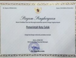 DISDIK KOTA SOLOK DIANUGERAHI PENGHARGAAN BERGENGSI DARI MENDIKDASMEN