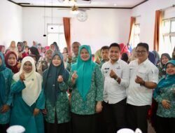 Ketua TP-PKK Temu Ramah Bersama Penerima Manfaat PKH dan Kader