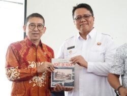 Wabup Ahmad Fadly Hadiri Peluncuran Buku Kartu Pos Bergambar Fort De Kock