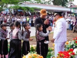Upacara Penurunan Bendera Diwarnai Berbagai Pertunjukkan