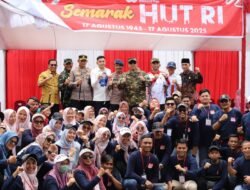 Wako Hendri dan Wawako Allex Tuai Simpati Saat Pawai Alegoris