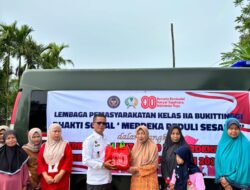 Peduli Sesama Lapas Kelas IIA Bukittinggi Berbagi Sembako Dalam Rangka HUT RI Ke-80