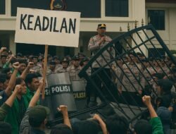 Gerbang Roboh, Suara Bangkit