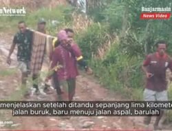 Jalan Rusak, Ibu Keguguran Ditandu 5 Kilometer di Kaur Bengkulu