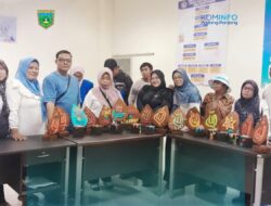 Keluarga Disabilitas Padang Panjang Sulap Serbuk Kayu Jadi Karya Bernilai