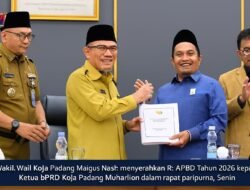 Wawako Padang Sampaikan R-APBD 2026, PAD Dirancang Rp1,12 Triliun