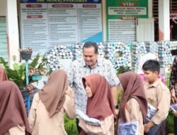 496 Siswa SMPN Kurang Mampu Dapat Seragam Sekolah Gratis